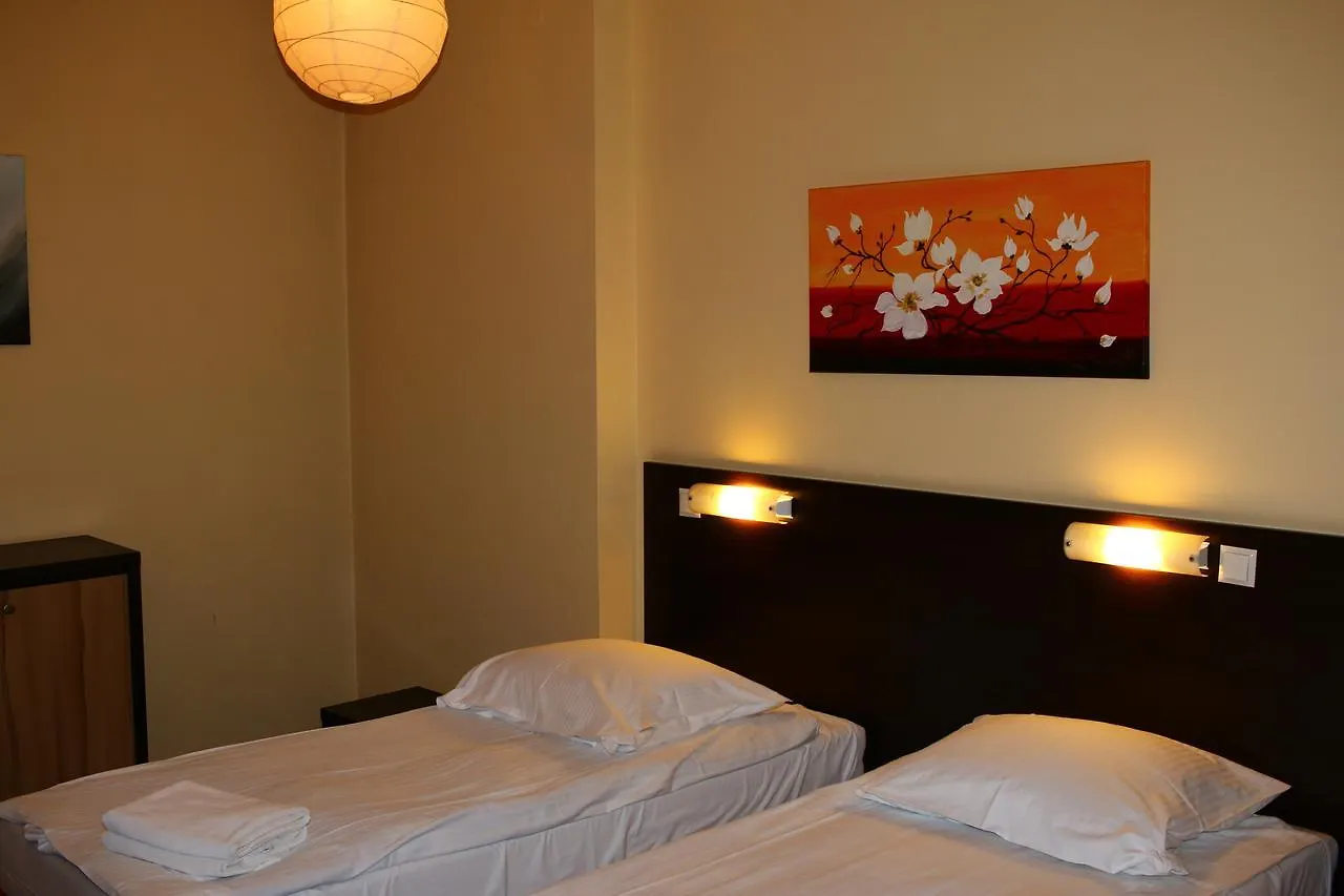 Bed and Breakfast Amicus Zoliborz Варшава 2*,